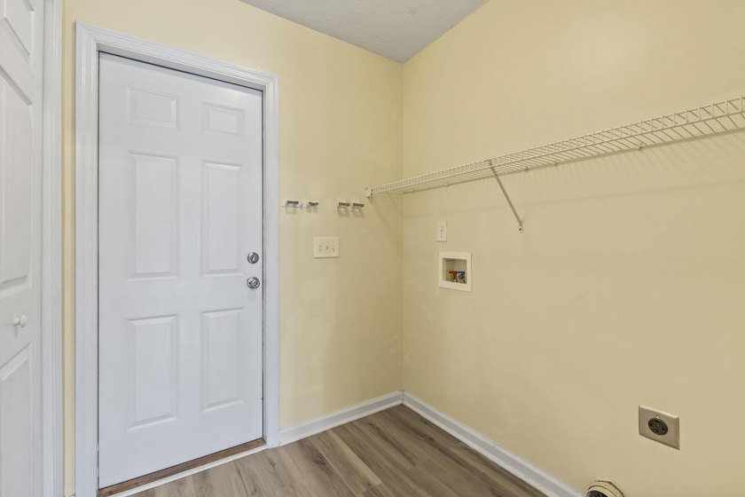 Don't miss this 3-bedroom, 2.5-bath home in Castlewood situated - photo 19