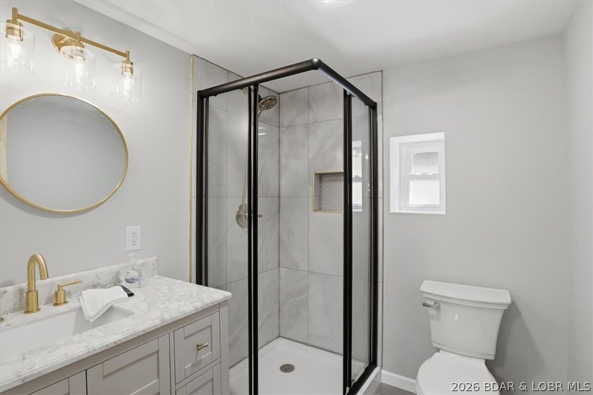 Adorable Lakefront Retreat/Newly Remodeled in 2026 at the 66MM - photo 20