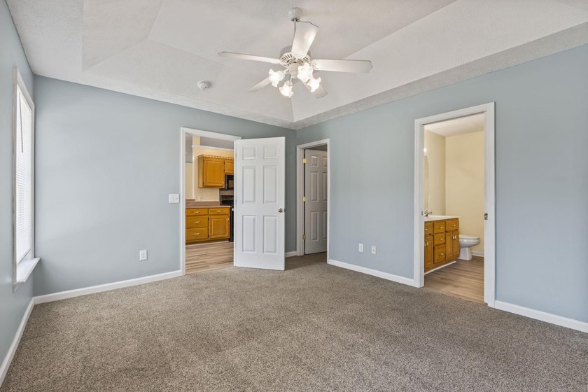 Don't miss this 3-bedroom, 2.5-bath home in Castlewood situated - photo 20