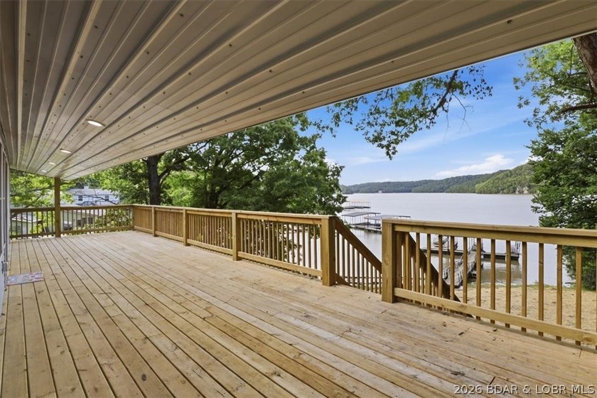Adorable Lakefront Retreat/Newly Remodeled in 2026 at the 66MM - photo 25