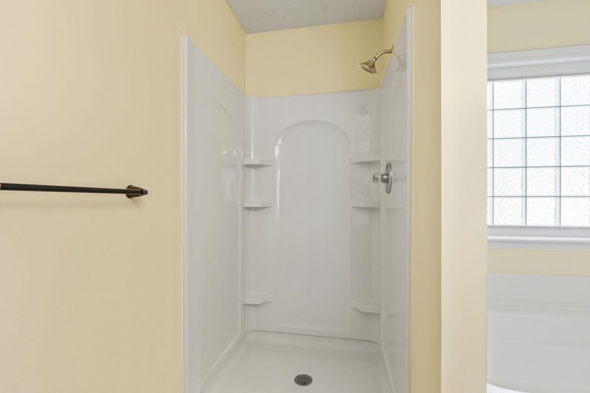 Don't miss this 3-bedroom, 2.5-bath home in Castlewood situated - photo 25