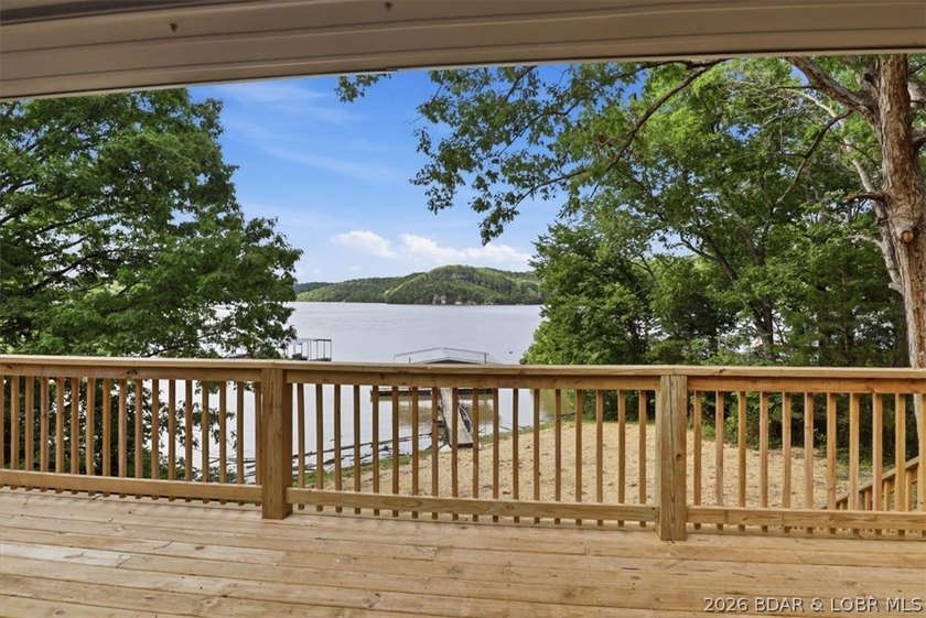 Adorable Lakefront Retreat/Newly Remodeled in 2026 at the 66MM - photo 27