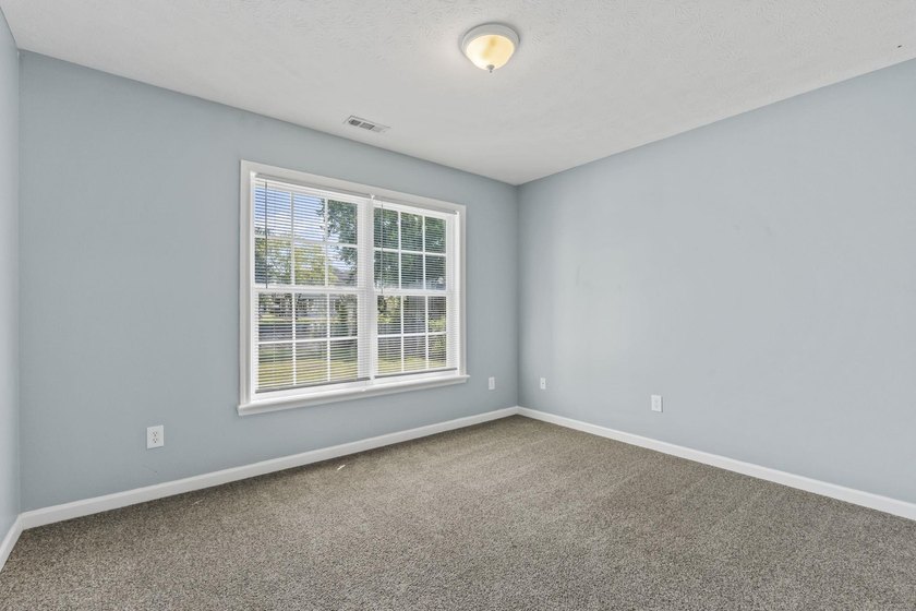 Don't miss this 3-bedroom, 2.5-bath home in Castlewood situated - photo 28