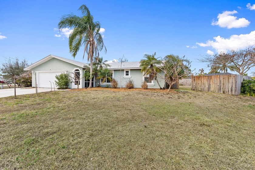 Explore this 4 Bed, 2 Bath pool home offering 1,800 sq ft under - photo 33