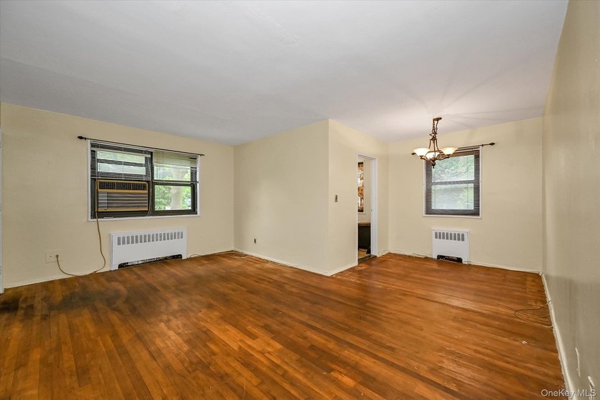 Corner Lower One Bedroom in Conveniently Located Clearview - photo 4