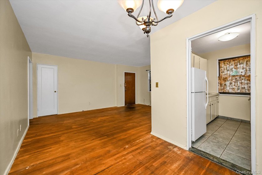 Corner Lower One Bedroom in Conveniently Located Clearview - photo 5