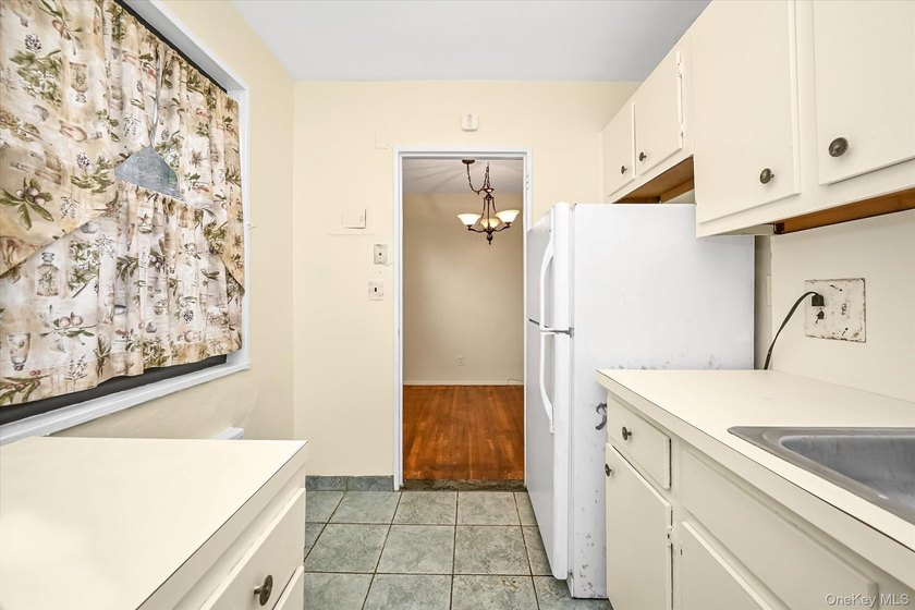 Corner Lower One Bedroom in Conveniently Located Clearview - photo 7
