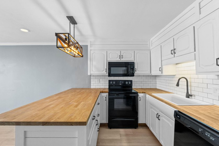 Enjoy waterfront living at the end of desirable Soundside Drive - photo 12