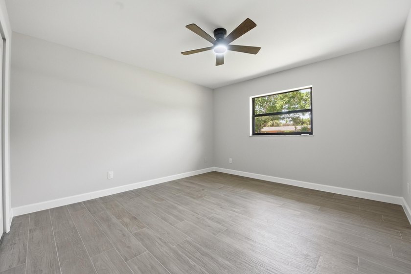 Fully remodeled 3-bedroom, 2-bath home with an attached garage - photo 25