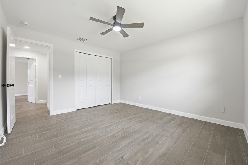 Fully remodeled 3-bedroom, 2-bath home with an attached garage - photo 26