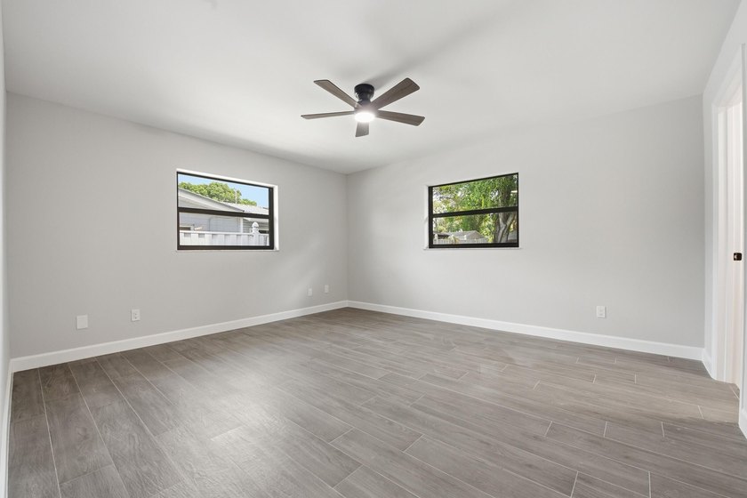 Fully remodeled 3-bedroom, 2-bath home with an attached garage - photo 28