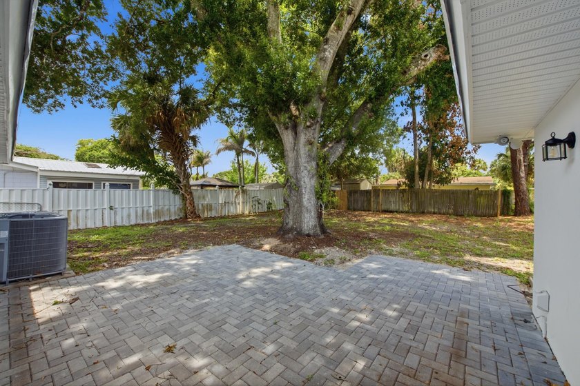 Fully remodeled 3-bedroom, 2-bath home with an attached garage - photo 35