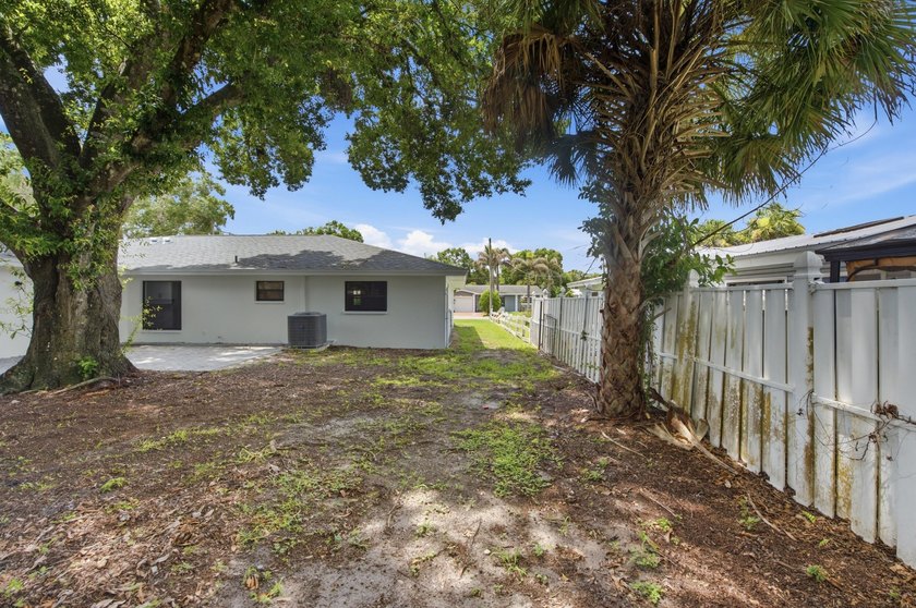 Fully remodeled 3-bedroom, 2-bath home with an attached garage - photo 40
