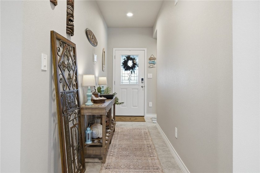 Charming 3-bed, 2-bath brick/rock home in the desirable Kokomo - photo 4