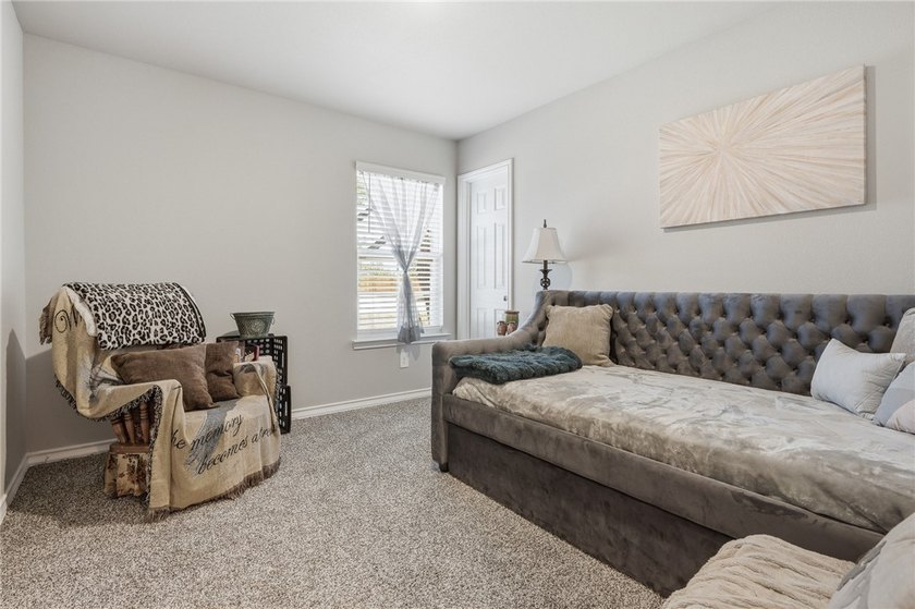 Charming 3-bed, 2-bath brick/rock home in the desirable Kokomo - photo 6
