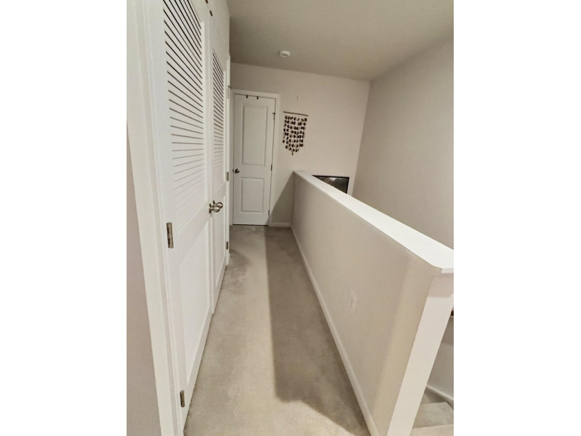Welcome to this beautifully FHA/VA approved upgraded townhome - photo 15