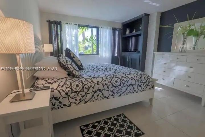 Welcome to this beautifully located residence in the heart of - photo 7