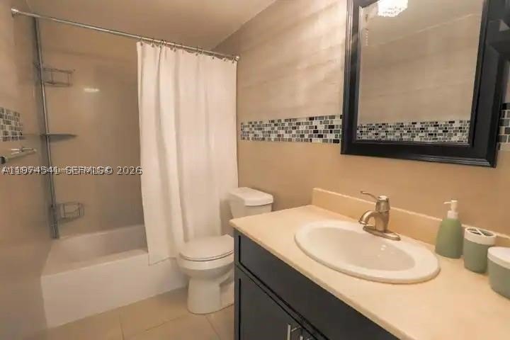 Welcome to this beautifully located residence in the heart of - photo 8