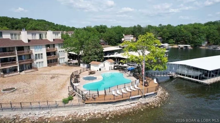 Enjoy lake living with comfort, convenience, and investment - photo 30