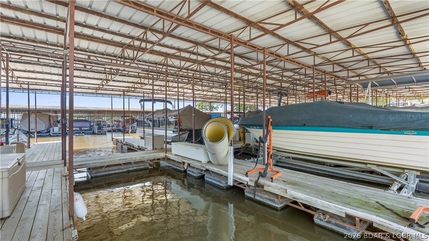 Enjoy lake living with comfort, convenience, and investment - photo 37