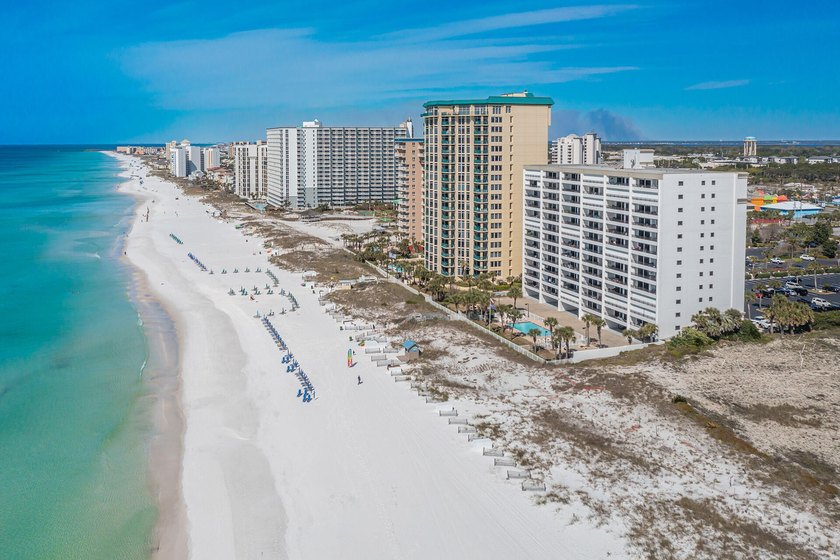Spacious two bedroom/two bath condo, located on the 2nd floor of - photo 39