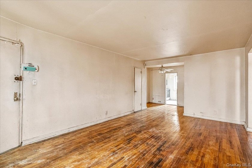 Welcome to this inviting lower-level one-bedroom, one-bath - photo 3