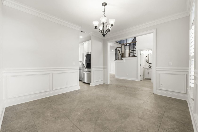 Perfectly positioned on a quiet, private street with cul-de-sacs - photo 25