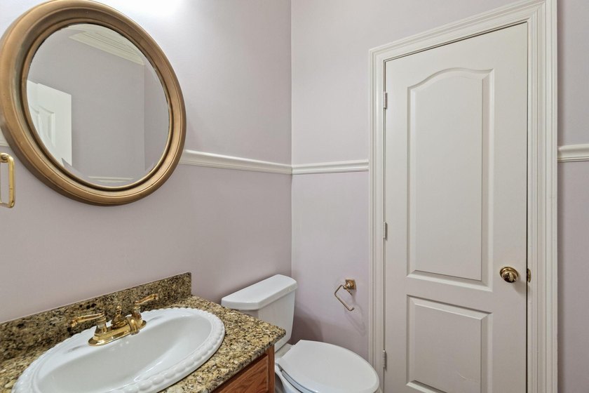 Exceptional custom home built circa 2007, offering 5 bedrooms, 5 - photo 42