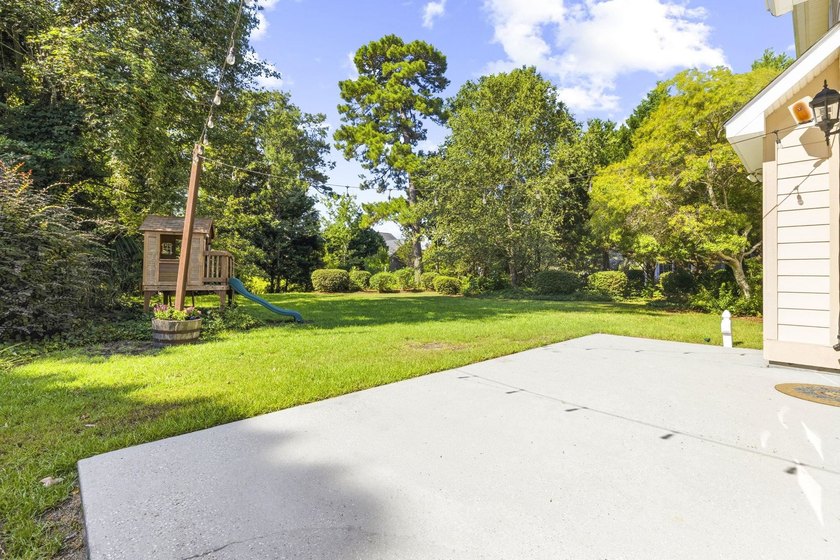 Perfectly positioned on a quiet, private street with cul-de-sacs - photo 49