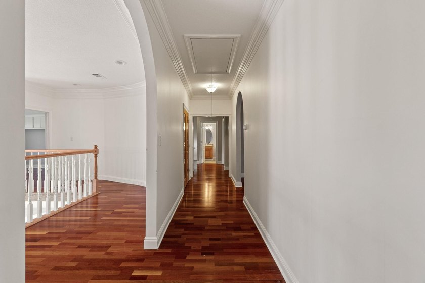 Exceptional custom home built circa 2007, offering 5 bedrooms, 5 - photo 49