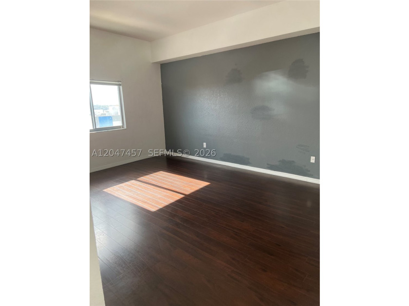LOCATION! LOCATION! LOCATION! PRICED TO SELL!! MOTIVATED SELLER! - photo 11