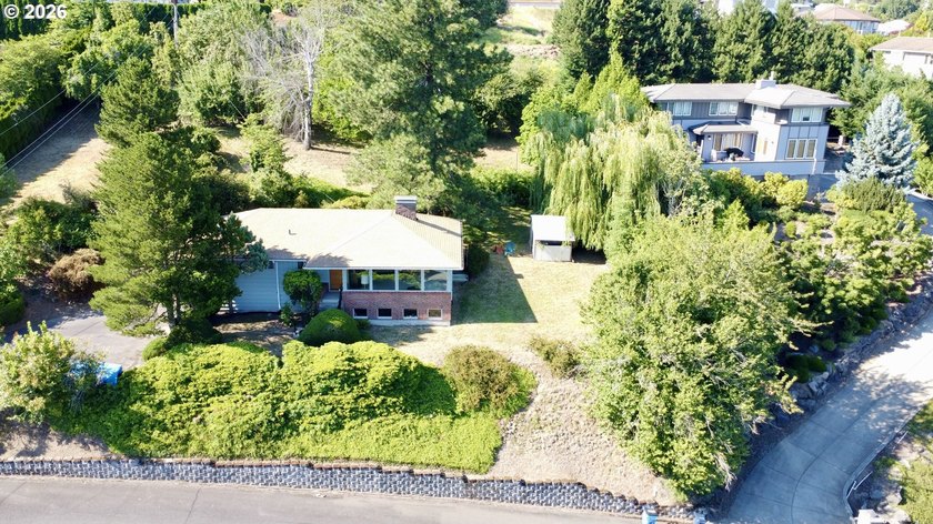 Live on top of the world in Camas, Washington. This rare, nearly - photo 11