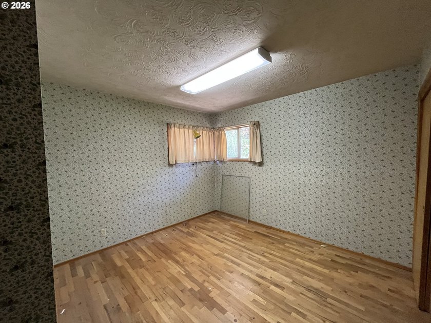 Live on top of the world in Camas, Washington. This rare, nearly - photo 34