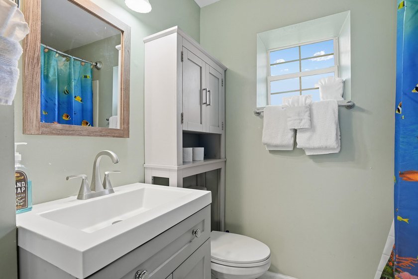 Fully renovated beach cottage and RENTAL MACHINE only .3 miles - photo 22