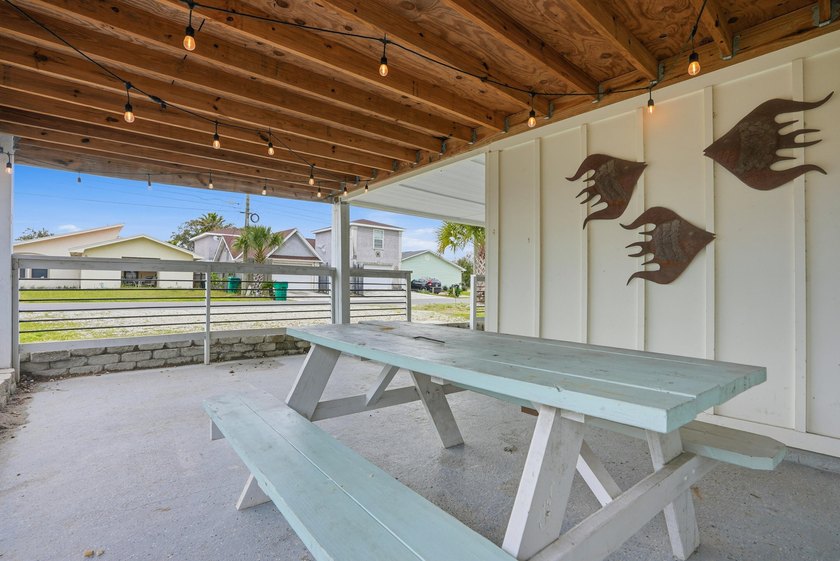 Fully renovated beach cottage and RENTAL MACHINE only .3 miles - photo 36