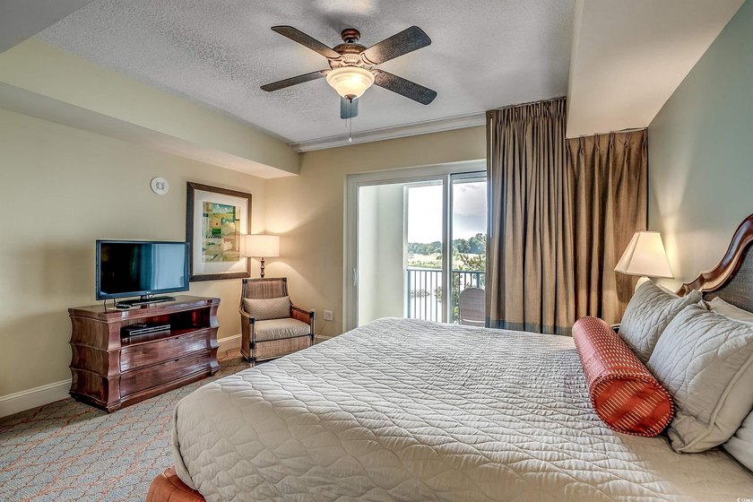 Rare opportunity to own this luxury 2BR/2BA villa in Building 5 - photo 12