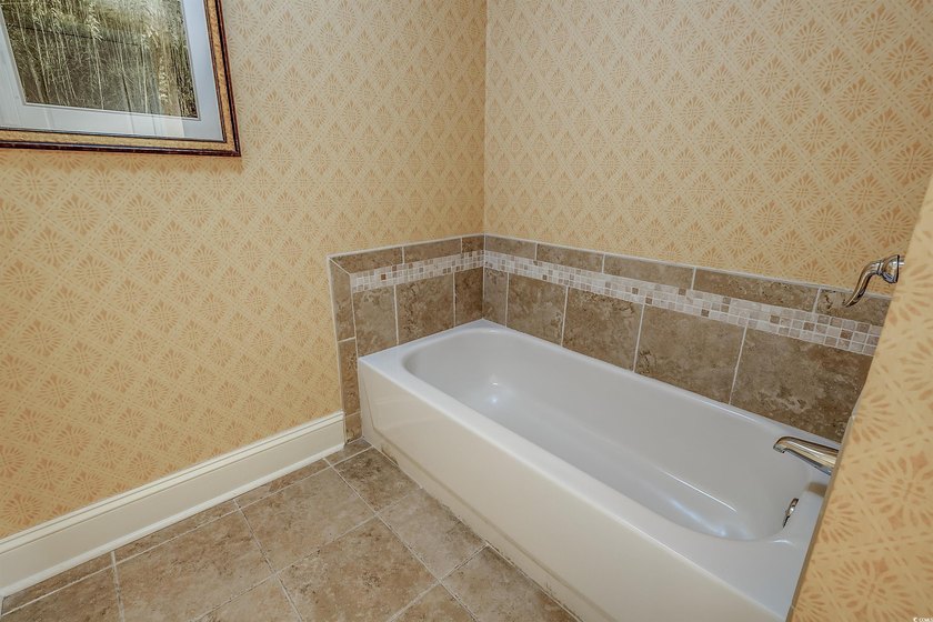 Rare opportunity to own this luxury 2BR/2BA villa in Building 5 - photo 15