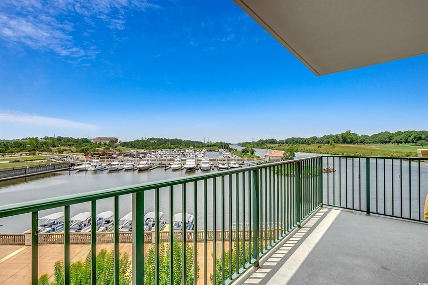 Rare opportunity to own this luxury 2BR/2BA villa in Building 5 - photo 22