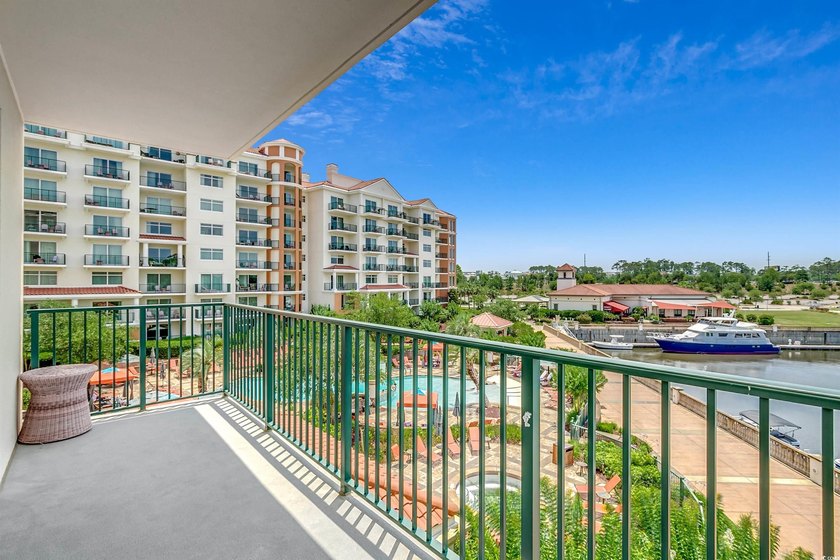 Rare opportunity to own this luxury 2BR/2BA villa in Building 5 - photo 24