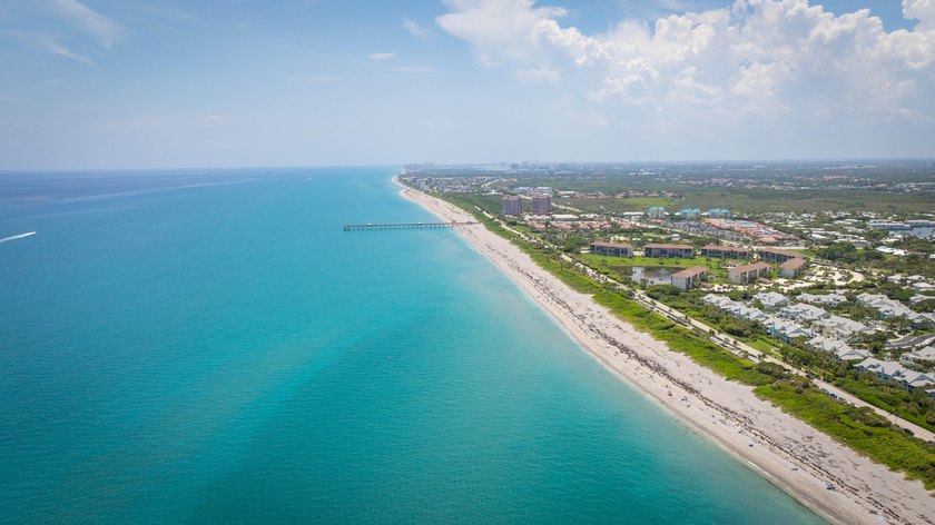 About a half mile to Jupiter's beautiful beach via sidewalks - photo 32