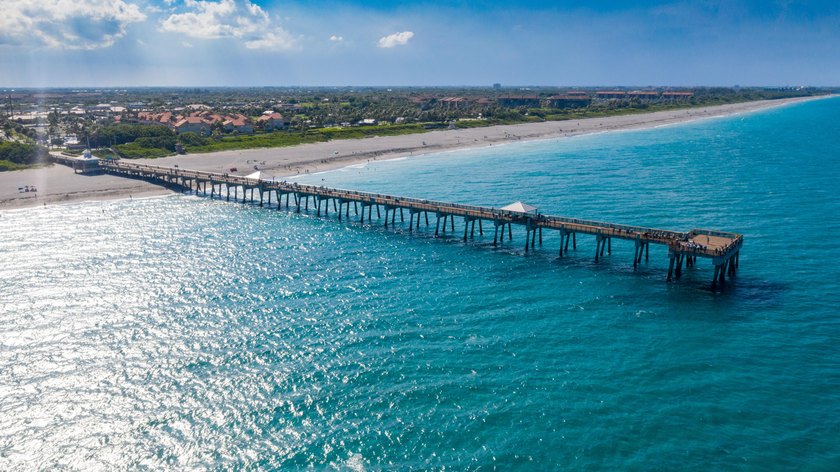 About a half mile to Jupiter's beautiful beach via sidewalks - photo 36