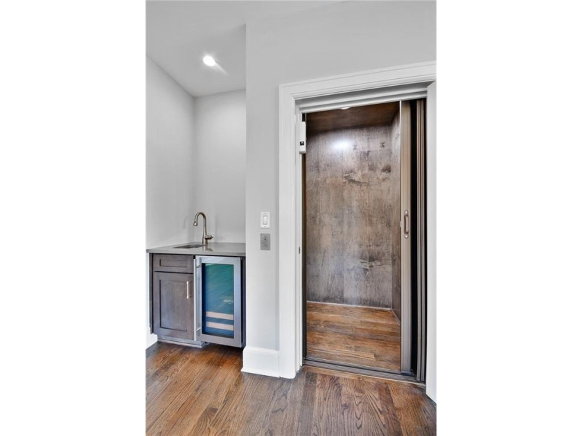 Introducing The Georgetown, an exceptional four-story Garden - photo 32