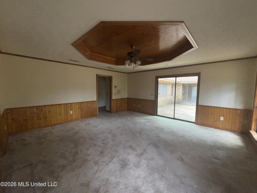 NEW LISTING IN FLORENCE with over 3300 square feet! Discover - photo 15
