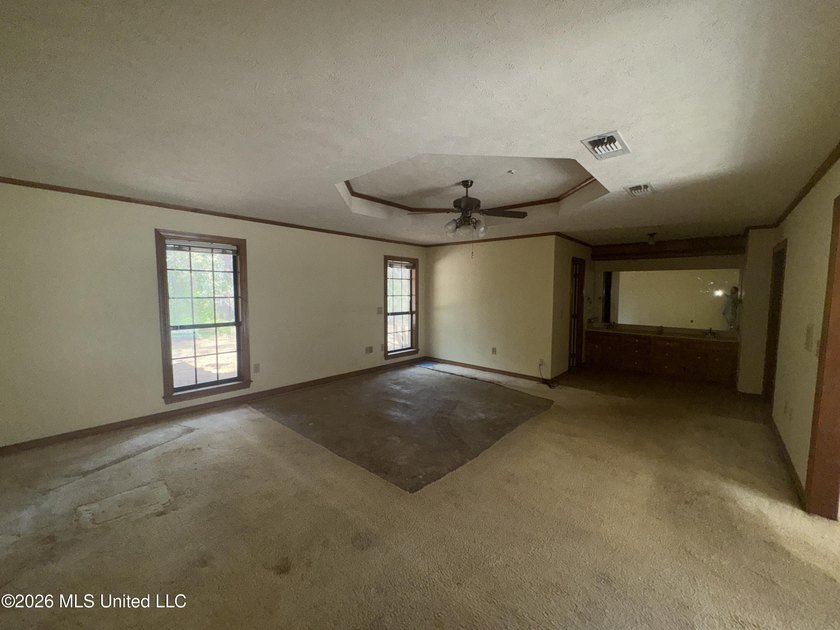 NEW LISTING IN FLORENCE with over 3300 square feet! Discover - photo 19