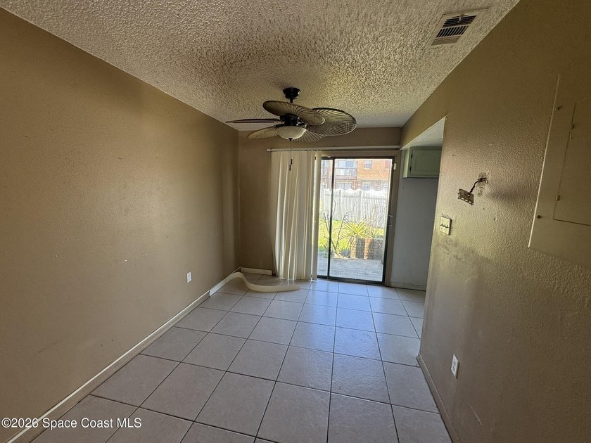 Sunshine, style, and easy breezy living! This spacious 2BR/2.5BA - photo 4