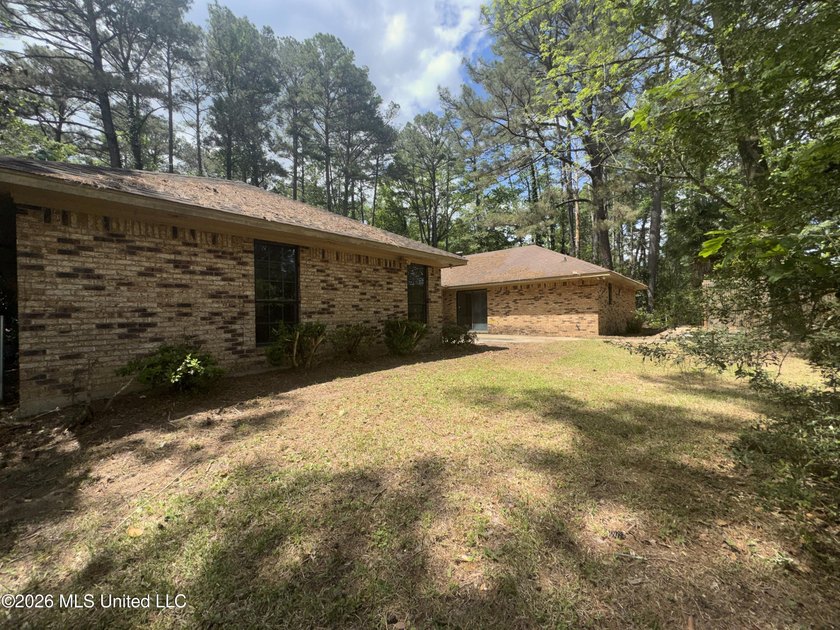 NEW LISTING IN FLORENCE with over 3300 square feet! Discover - photo 25