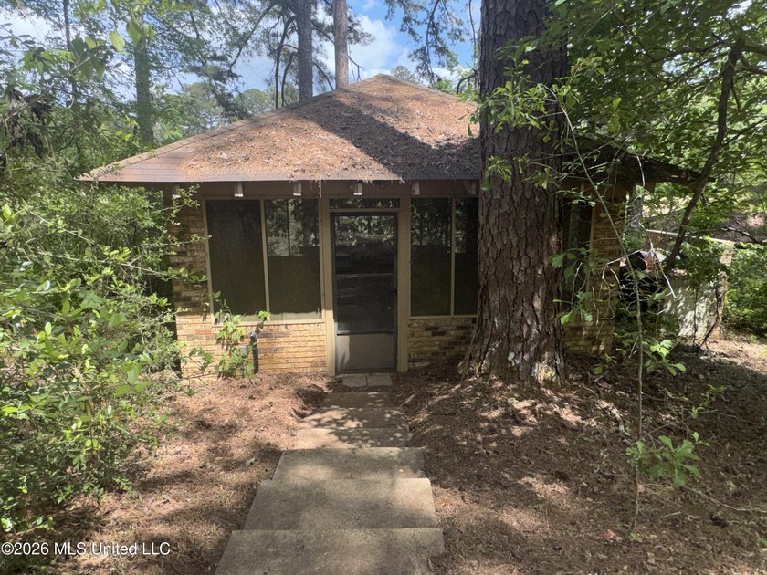 NEW LISTING IN FLORENCE with over 3300 square feet! Discover - photo 27