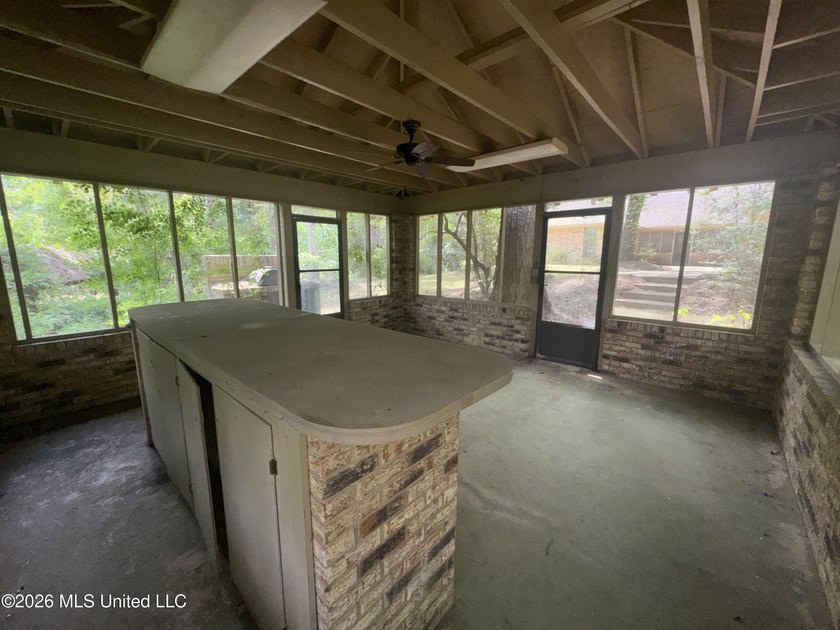 NEW LISTING IN FLORENCE with over 3300 square feet! Discover - photo 30