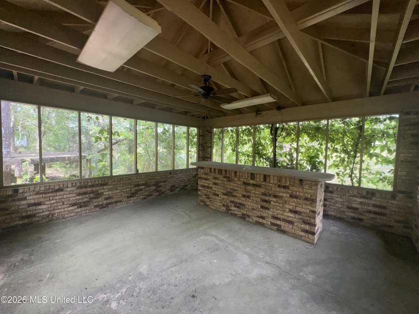 NEW LISTING IN FLORENCE with over 3300 square feet! Discover - photo 32