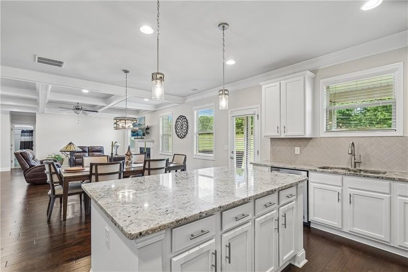 Like-new and impeccably maintained, this stunning 2-year-old - photo 13